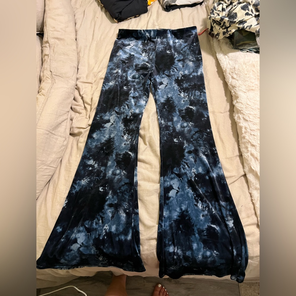 Tie-Dye Boot Cut Velvet Pants — Blue